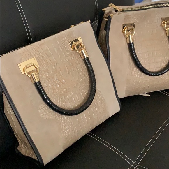 Handbags - Handbag.  Leather